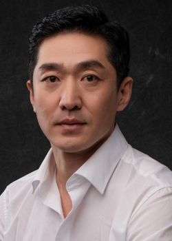 Woo Yeong Taek (1977)