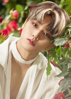 Yang Hyeok (Gun / Hyuk - ENOi / OMEGA X) (2000)