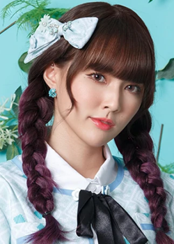 Aom Punyawee Jungcharoen (1995)