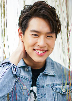 Billkin Putthipong Assaratanakul (1999)