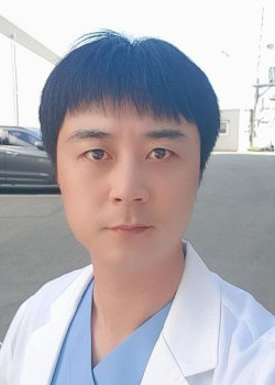 Byeon Geon Woo (1979)