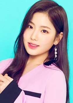 Cho Hye Yeon (Gugudan) (2000)