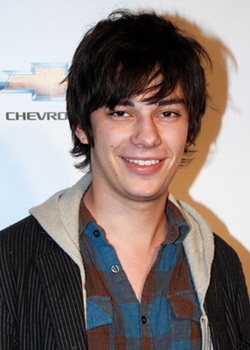 Devon Bostick (1991)
