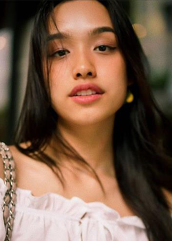 Faye Preava Bunnag (2002)