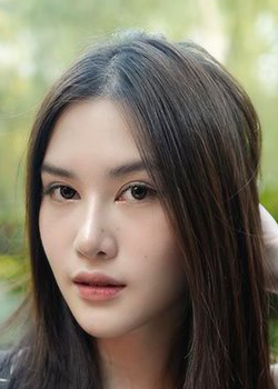 Frayya Waranit Nitanitiphat (2002)