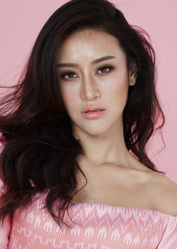 Jee Natpicha Pisarnpongchana (1993)