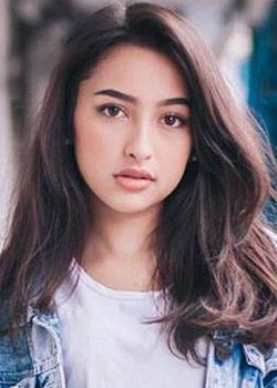 Jennifer Coppen (2001)