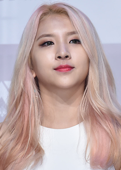 Jeon Jin Woo (Jiwoo - KARD) (1996)