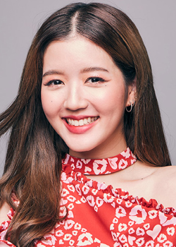 Juné Plearnpichaya Komalarajun (2000)