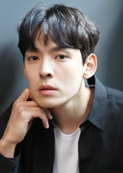 Kang Hyeong Seok (1992)