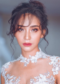 Khaofang Yasumin Phassaweephongsakorn (1990)