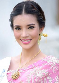 Khwan Pinthip Orachorn (1990)