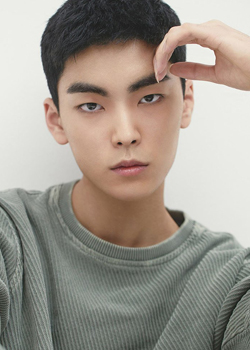 Kim Soo Kyeom (2001)