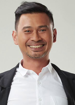 Komgrit Triwimol (1973)