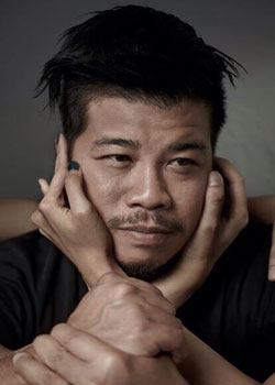 Khom Kongkiat Khomsiri (1975)