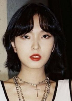 Kris Senthoelin Thaenwitu (1990)