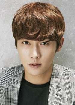 Kwon Hwa Woon (1989)