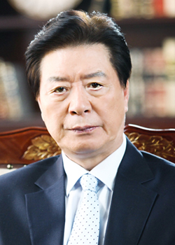 Lee Jeong Gil (1944)