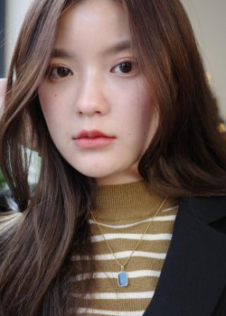 May Varisara Asawapattanakun (1990)