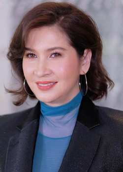 Mew Lalita Panyopas (1971)