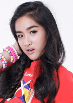 Naerunchara Lertprasert (1997)