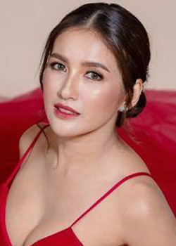 Nok Usanee Wattana (1982)