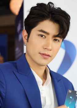 Pangpond Akalavut Mankalasut (1995)