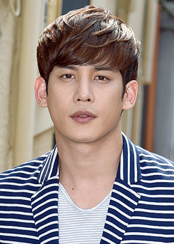 Park Ki Woong (1985)