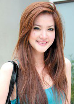 Paweena Thansrisuroj (1979)