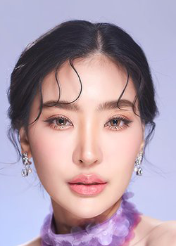 Pear Neilinyah Taweearayapat (1995)