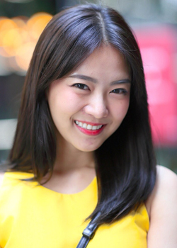 Pearwah Nichaphat Chatchaipholrat (1995)