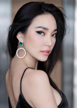 May Pitchanart Sakhakorn (1981)