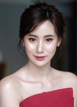 Yingying Sarucha Petchroj (1990)