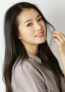 Shin Min Hee (1986)