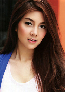 Virithipa Pakdeeprasong (1981)