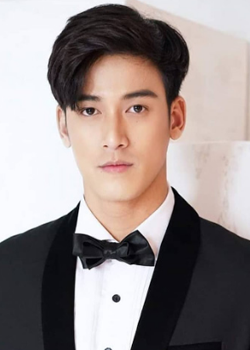 Wayo Peerawat Sareewong (1990)