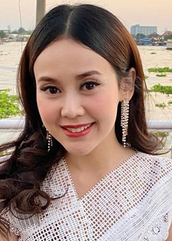 Yam Thamolpan Panuchitputtiwong (1982)