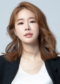 Yoo In Na (1982)