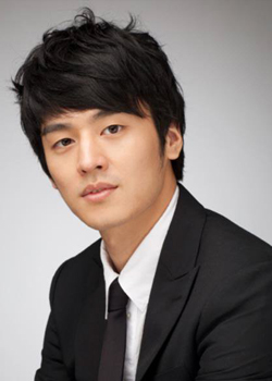 Yoon Jong Hwa (1979)